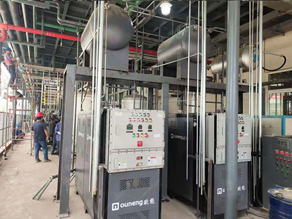 反應釜加熱油溫機為光電材料生產控溫，持久耐用